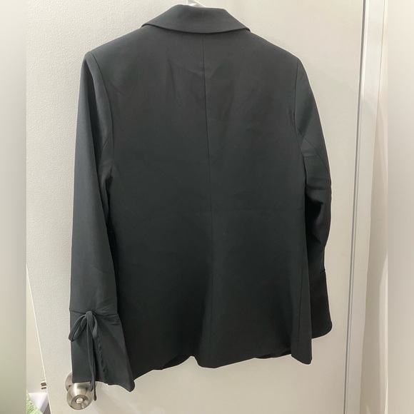 Black Swan Blazer with Ties on Sleeves - Picture 3 of 3